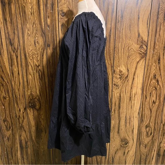 Universal Thread Black Balloon Long Sleeve Shift Dress - Picture 4 of 10